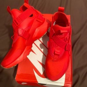 WMNS NIKE AIR HURACHE CITY